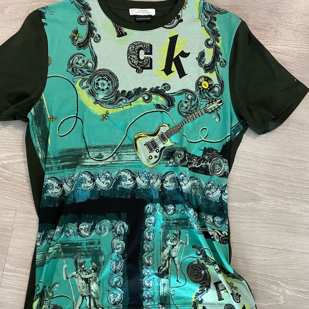 Men’s Versace T shirt
